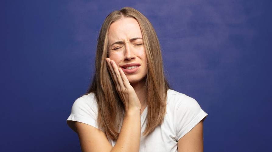 Почему болят зубы без кариеса: связь с челюстным суставом